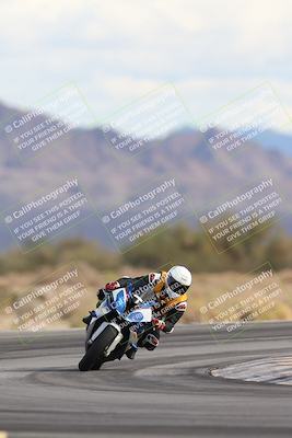 media/Nov-16-2025-Race Pace (Sun) [[8c5fa54630]]/Non Verified Riders (1st 20 Minutes)/5-Turn 15 (110pm)/